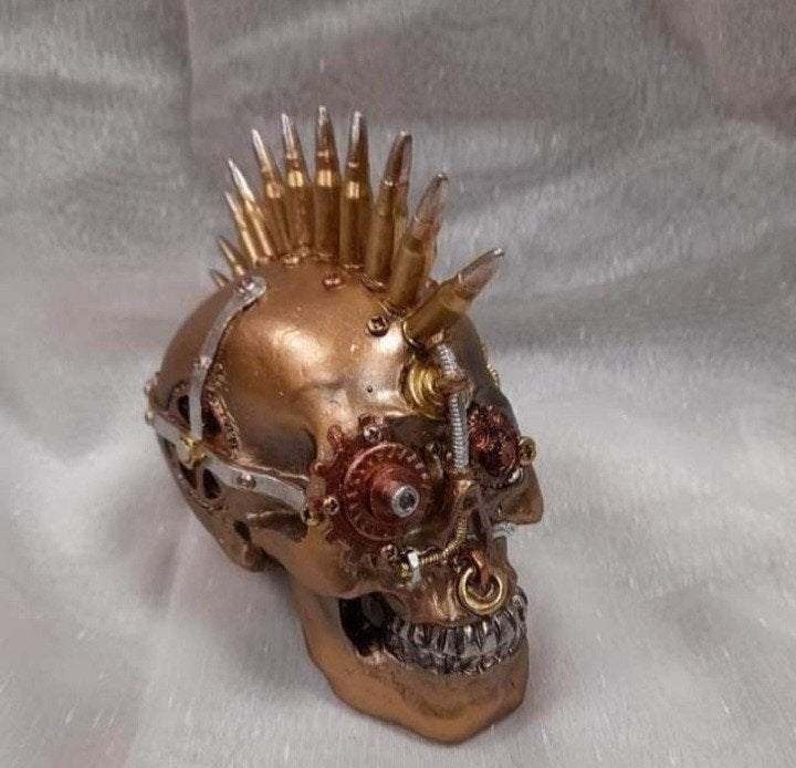 steampunk skull with bullet, Verzamelen, Beelden en Beeldjes, Ophalen, Zo goed als nieuw, Dier