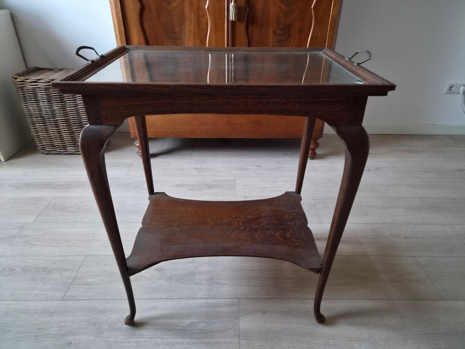 Antieke theetafel met dienblad. Mahonie hout, Ophalen, Gebruikt, Glas, Louis XV - Rococo