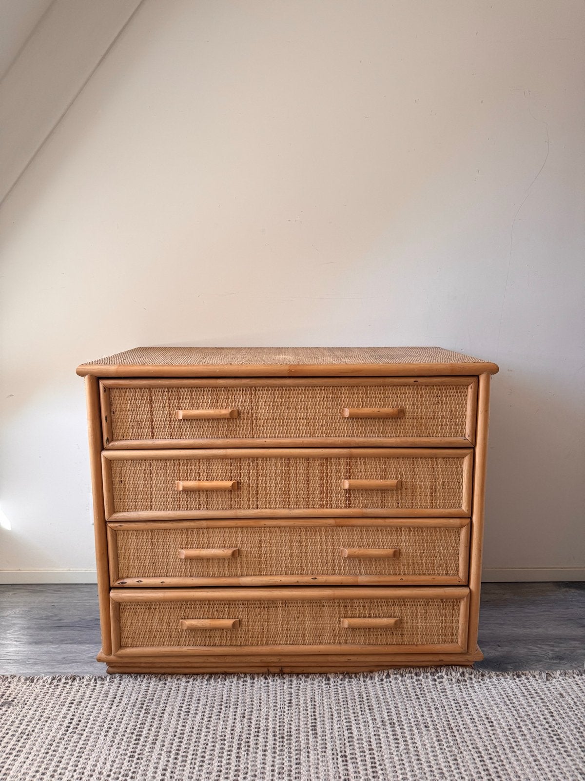 Rotan ladekast met 4 laden - Vintage stijl, Huis en Inrichting, Kasten | Ladekasten, Ophalen, Gebruikt, 100 tot 150 cm, 3 of 4 laden