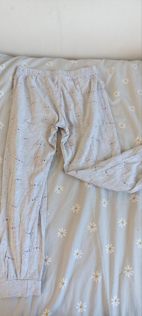 Leuke pyjamabroek met konijntjes, maat 146/152, Kinderen en Baby's, Kinderkleding | Maat 128, Nacht- of Onderkleding, Meisje, Ophalen of Verzenden