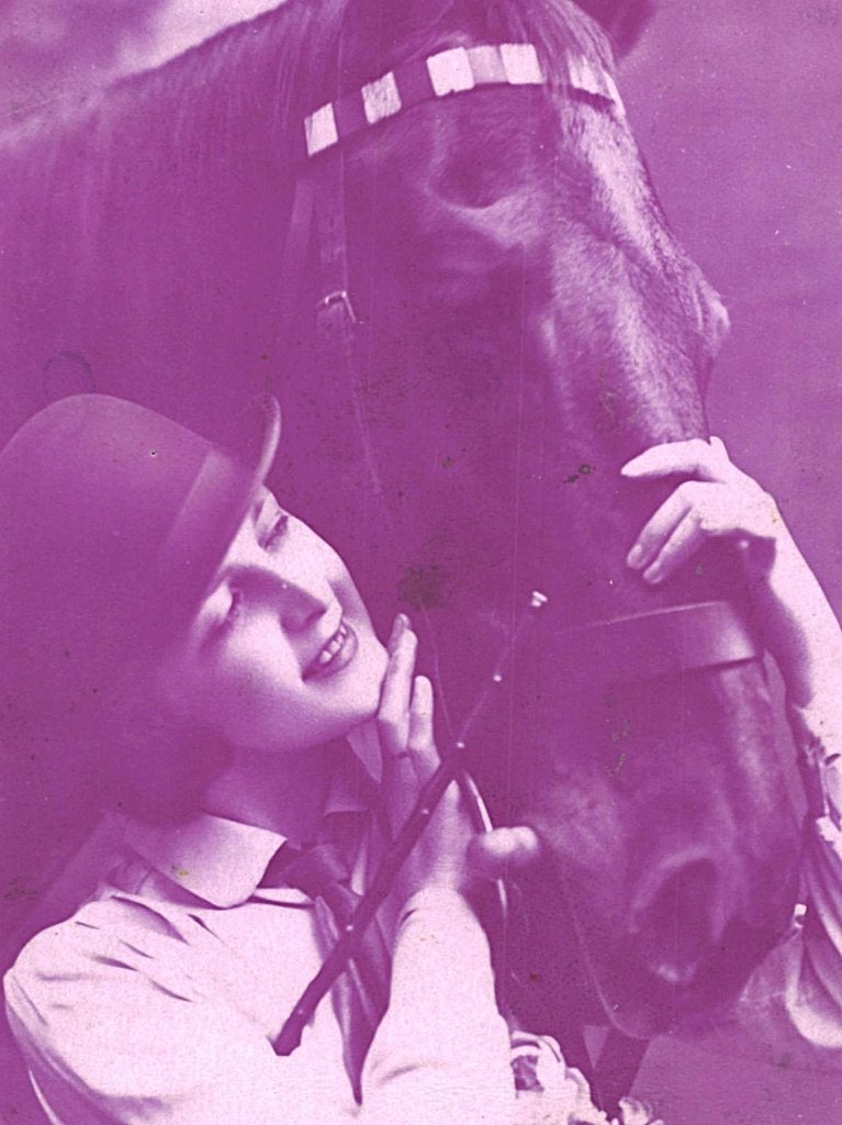 967553	Vintage	Fantasie	Vrouw	Paard	1930	Gelopen, Ophalen of Verzenden, 1920 tot 1940, Gelopen, Overige thema's