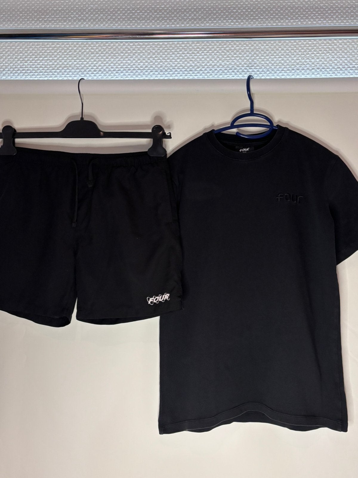 Four zwemshort met bijpassend shirt 14 jaar, Ophalen of Verzenden, Zo goed als nieuw, Jongen, Sport- of Zwemkleding