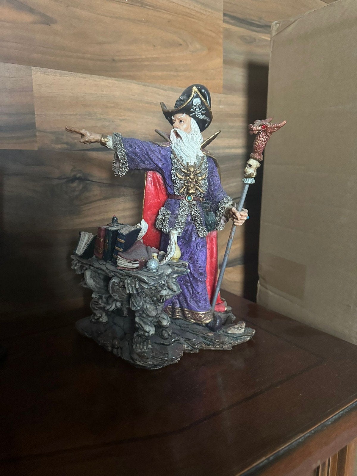 Tovenaar Beeldje met Drakenstaf, Ophalen of Verzenden