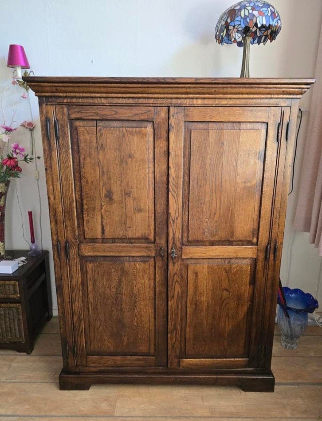 Massief eikenhouten kast met twee deuren GRATIS, Antiek en Kunst, Antiek | Meubels | Kasten, Ophalen