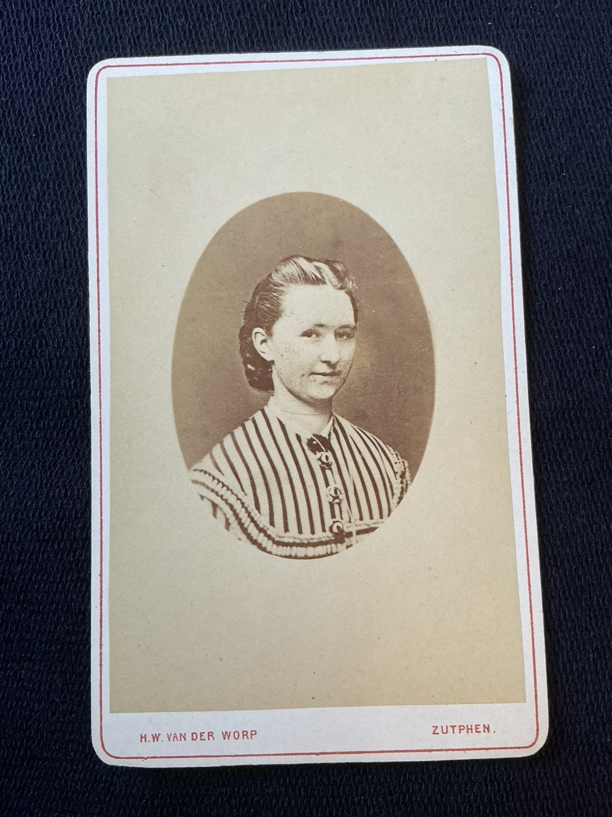 CDV, Jongedame, H.W. VAN DER WORP, ZUTPHEN, Carte de Visite, Ophalen of Verzenden, Voor 1940, Gebruikt, Foto