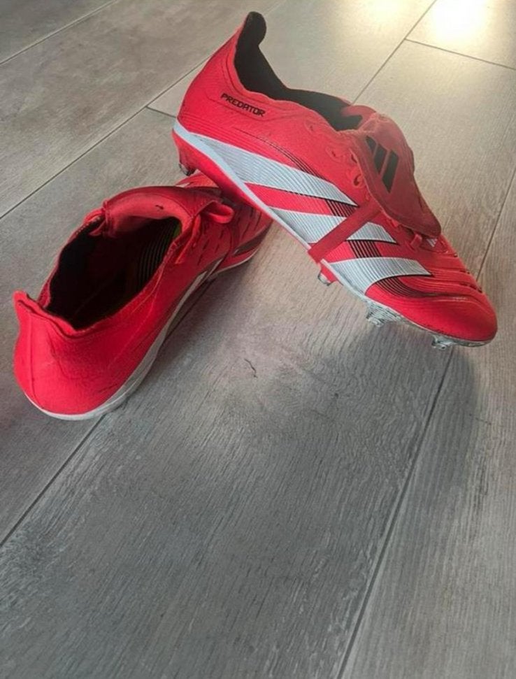 Super mooie Adidas Predator voetbalschoenen mt 42 2/3 us 9, Maat XS of kleiner, Ophalen, Nieuw, Schoenen