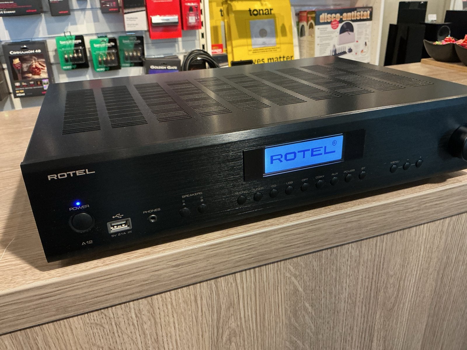 Rotel A12 geïntegreerde versterker Bluetooth phono garantie, Info@rotel.com, Rotel, Rotel, Zo goed als nieuw