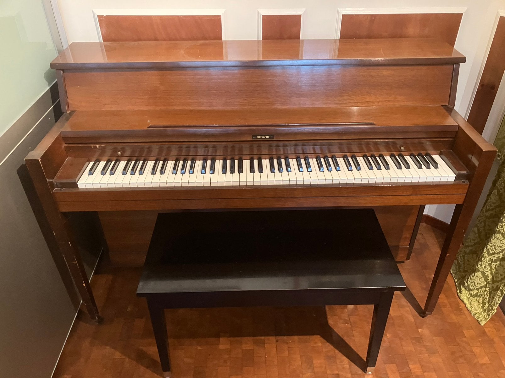 Piano van het merk Grand, Muziek en Instrumenten, Piano's, Ophalen, Gebruikt, Bruin, Piano
