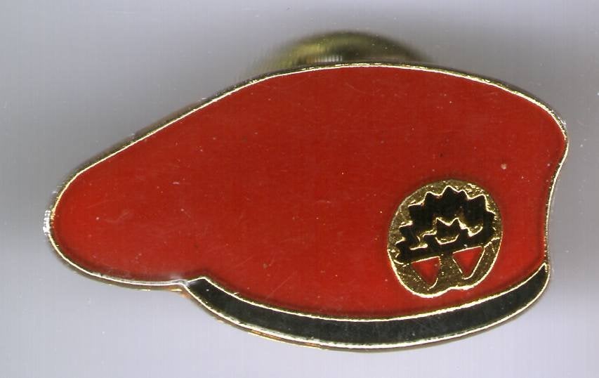 Rode baret Luchtmobiele Brigade PIN ( BLAD0_060), Verzamelen, Ophalen of Verzenden, Nieuw, Stad of Land, Speldje of Pin
