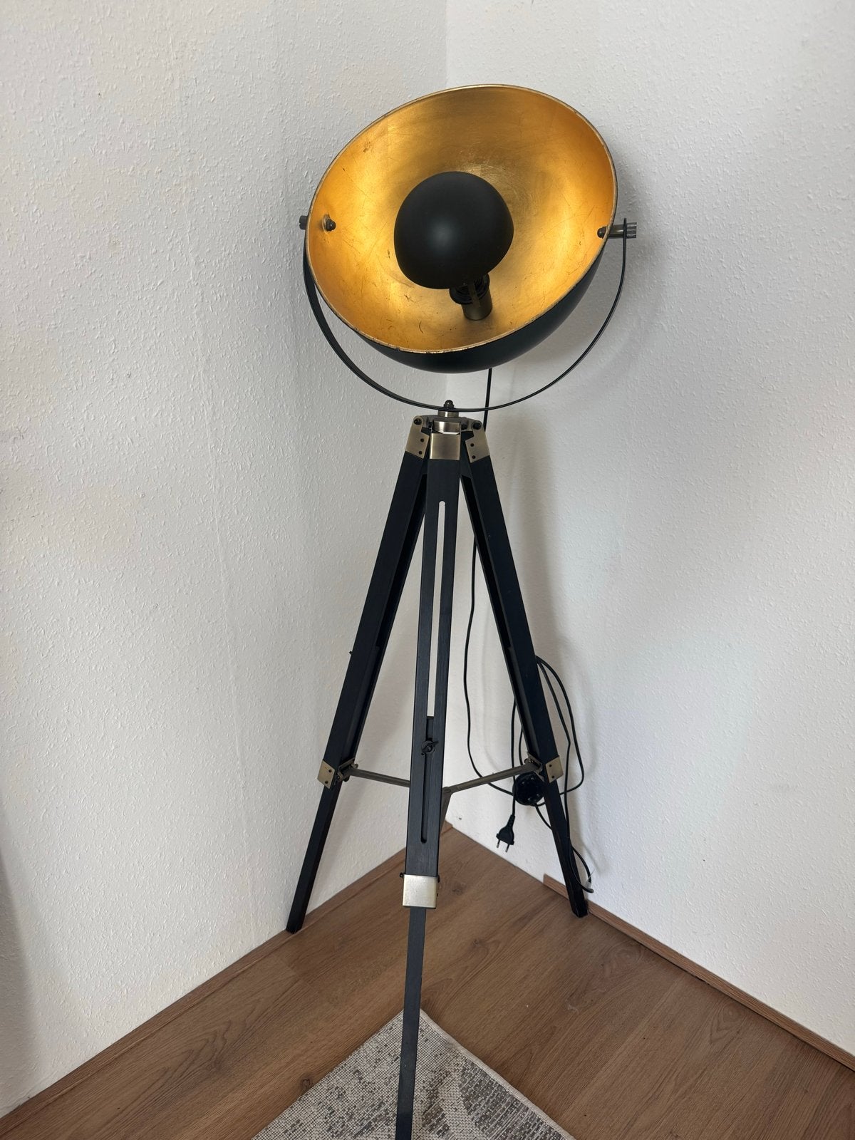 Stijlvolle Staande Lamp Zwart/Goud - Studio Look, Huis en Inrichting, Lampen | Vloerlampen, Ophalen, E27 (groot), Zo goed als nieuw