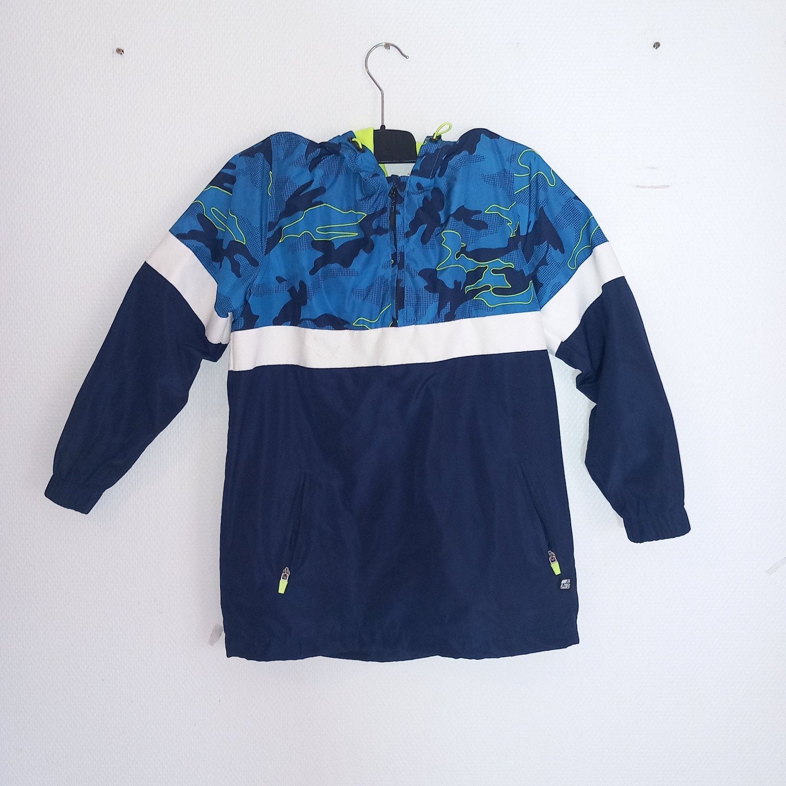 Unlocked Camouflage Regenjas met Capuchon Maat 152/158, Ophalen, Gebruikt, Unlocked, Jongen