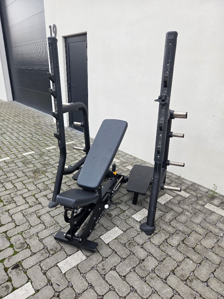 Matrix Fitnessbank met Squatrek - Zo goed als nieuw, Sport en Fitness, Ophalen, Zo goed als nieuw, Armen, Fitnessbank
