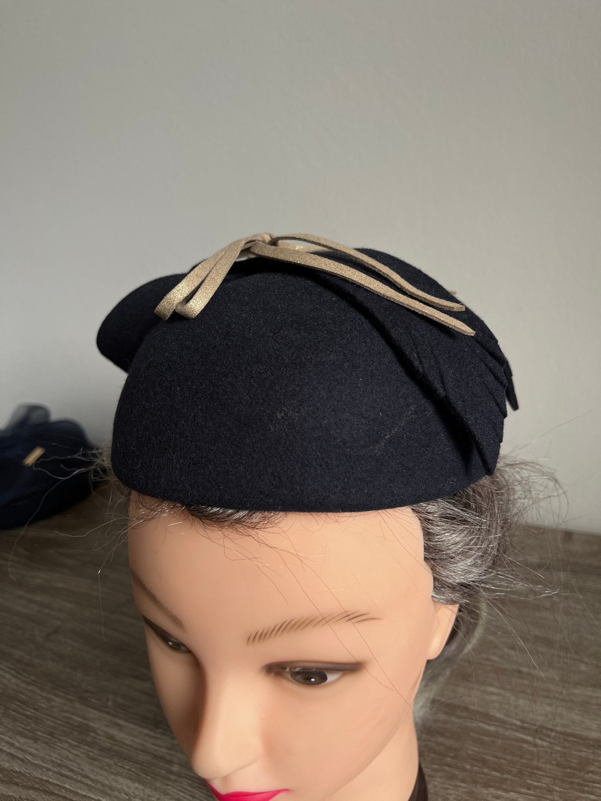 Donkerblauw dopje met inzetkammetje, Ophalen of Verzenden, Zo goed als nieuw, One size fits all