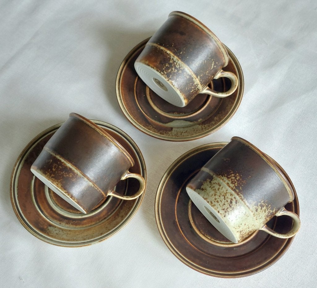 3 Porsgrund "Lava" mokken + schotel, vintage Noors servies, Overige merken, Vintage, Ophalen of Verzenden, Zo goed als nieuw