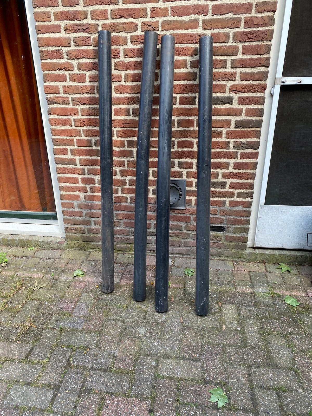 Aangeboden, Rubberen afzet palen, Ophalen, Zo goed als nieuw, Minder dan 180 cm, Palen