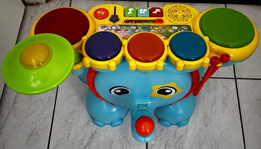 Kinderen  drumstel met muziek en verlichting, Muziek en Instrumenten, Ophalen, Zo goed als nieuw, Overige merken