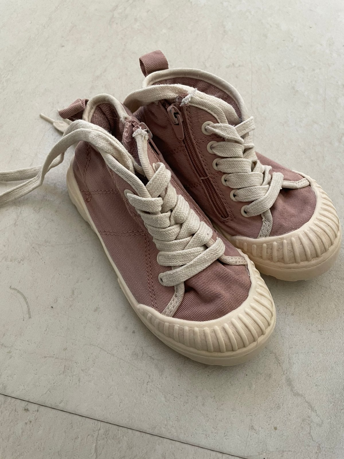 Zara Kids sneakers maat 25, Schoenen, Zo goed als nieuw, Verzenden, Meisje