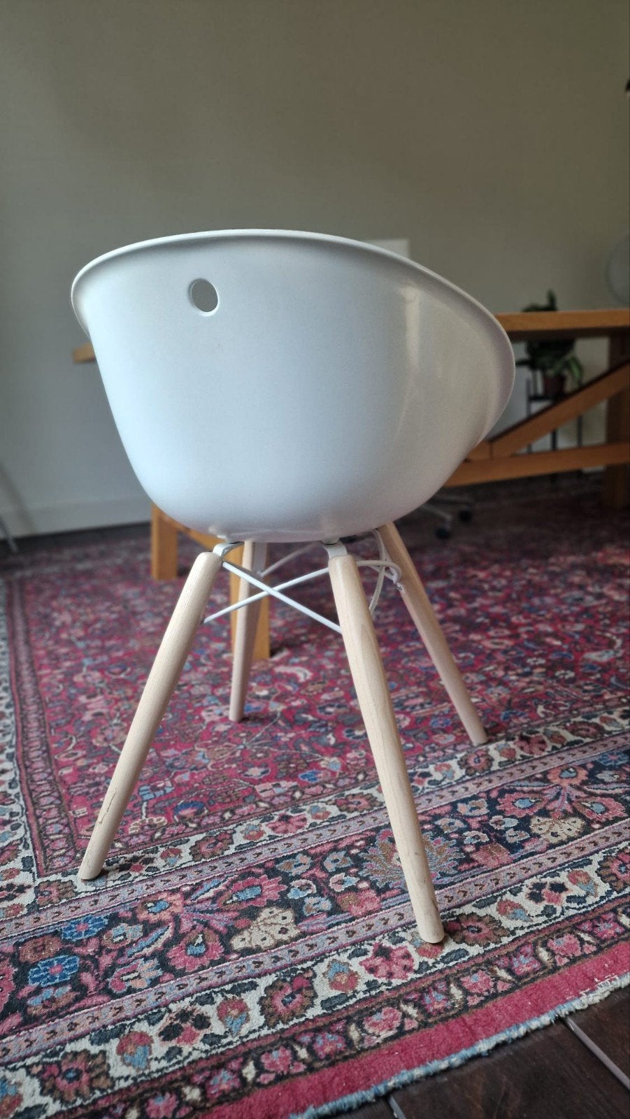 Witte kuipstoel met houten poten - Modern design, Gebruikt, Twee, Wit, Modern