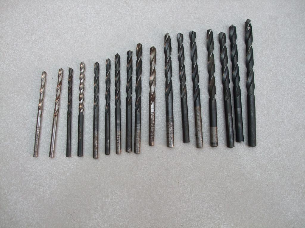 Boren 17 stuks zgan., Ophalen of Verzenden, Zo goed als nieuw, Gereedschap of Toebehoren