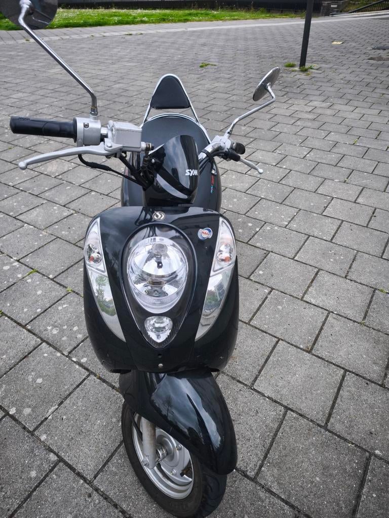 Sym Mio scooter zwart– weinig gereden & goed onderhouden, Fietsen en Brommers, Scooters | SYM, Gebruikt, 49 cc, Benzine, Maximaal 25 km/u