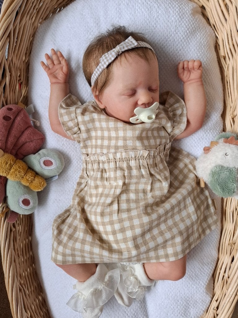 Reborn kleding, beige geruit jurkje van Levv, maat 56, Ophalen of Verzenden, Nieuw, Pop, Levensecht of Reborn