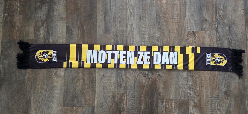 Sjaal Vitesse Arnhem, Verzamelen, Sportartikelen en Voetbal, Ophalen of Verzenden, Zo goed als nieuw, Vitesse, Vaantje of Sjaal