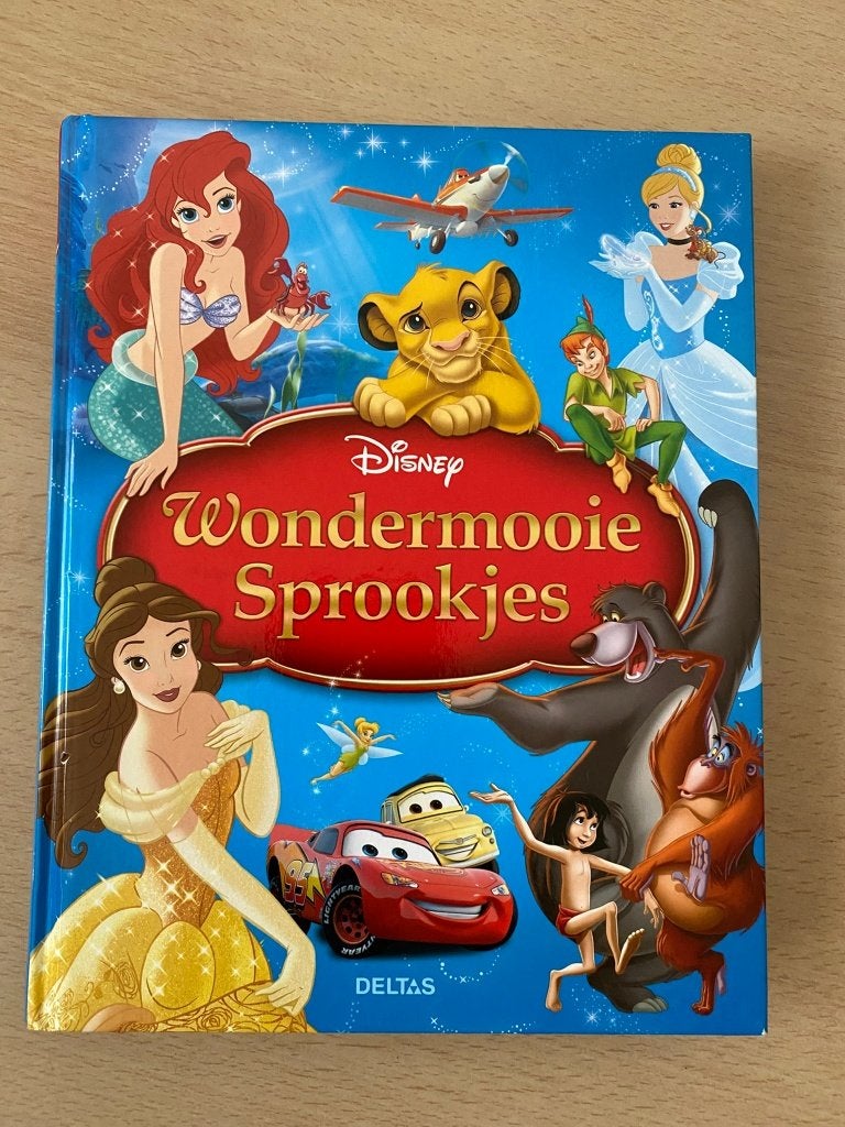 8 Disney Wondermooie sprookjes boek (oa. cars, Lion king), Boeken, Ophalen of Verzenden, Zo goed als nieuw, Walt Disney