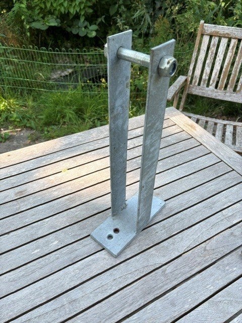Verzinkte paalhouders / balkdragers, Ophalen, Gebruikt, 250 mm of meer, Overige typen
