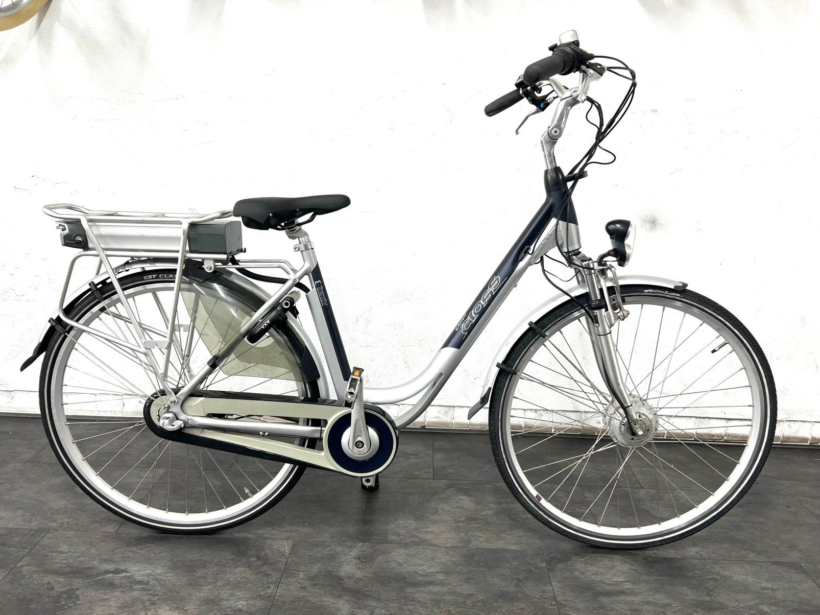 Cross Elektrische Dames Fiets (met nieuw accu), Overige merken, Versnellingen, Ophalen of Verzenden, Zo goed als nieuw