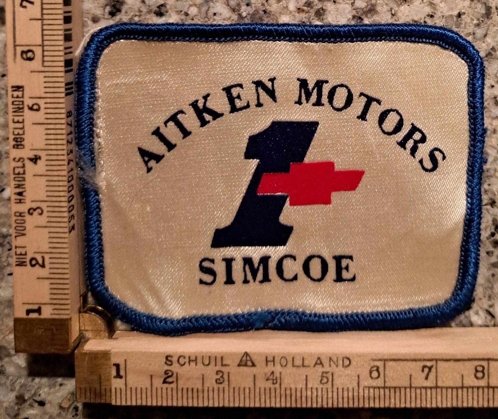 geborduurd stoffen embleem van Aitken Motors in Simcoe, Ophalen of Verzenden, Zo goed als nieuw, Overige applicaties