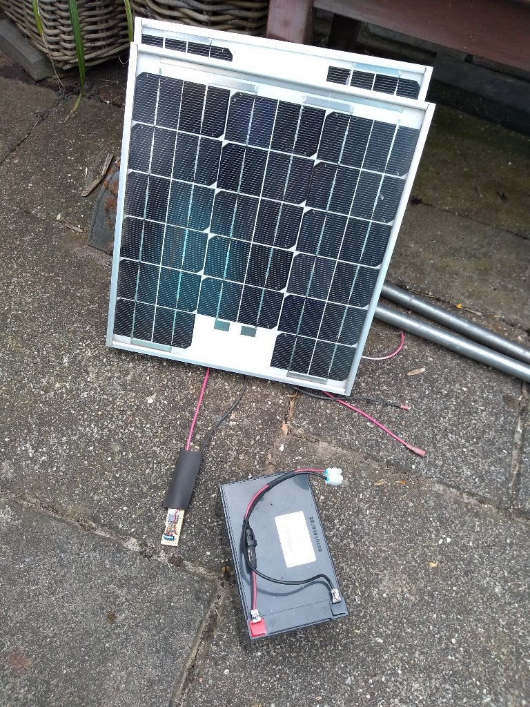 Voeding 12V met zonnepaneeltje, Ophalen, Gebruikt, Overige typen