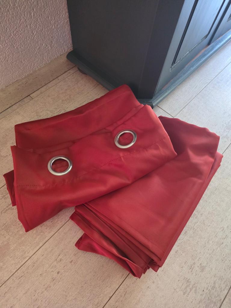 Ikea Hilleborg verduisterende gordijnen diep rood, Ophalen of Verzenden, Zo goed als nieuw, Tweepersoons, Deken of Dekbed