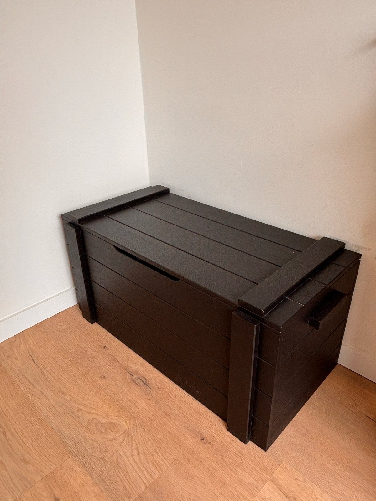 Zwarte houten opbergkist / speelgoedkist, Huis en Inrichting, Woonaccessoires | Kisten, Ophalen, Minder dan 50 cm, Gebruikt, 50 tot 100 cm