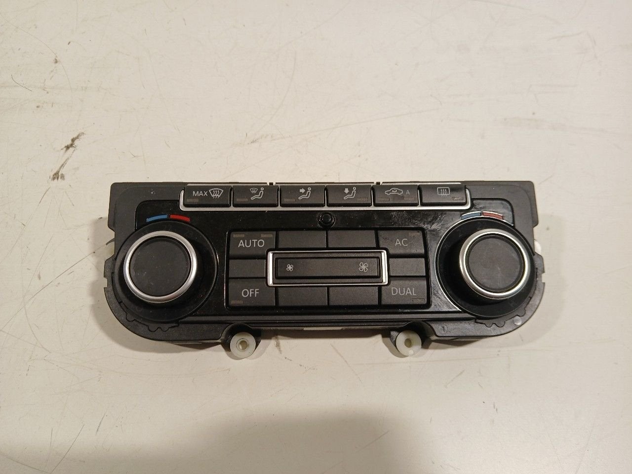 Bedieningspaneel kachel Volkswagen Golf, Onderdelen@venauto.nl, Van der Ven Autorecycling B.V., Gebruikt, Ettenseweg 76, 4706 PB Roosendaal, The Netherlands