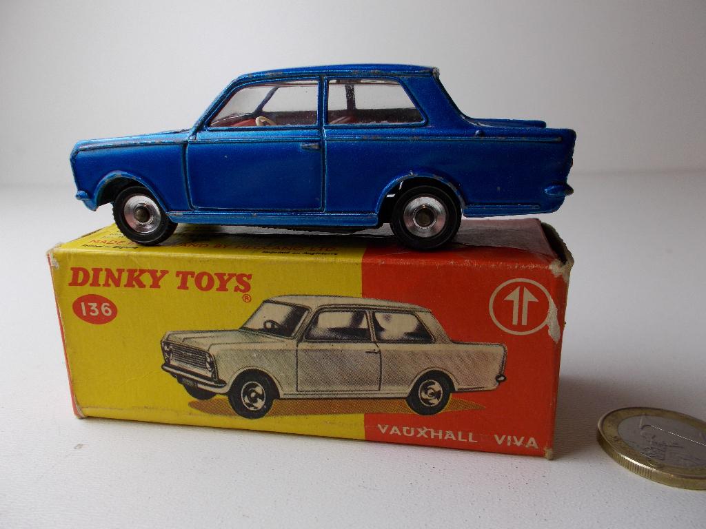 1965 Dinky Toys 136 VAUXHALL VIVA + ORIG. DOOSJE! I.z.g.st!, Ophalen of Verzenden, Zo goed als nieuw, Auto, Dinky Toys