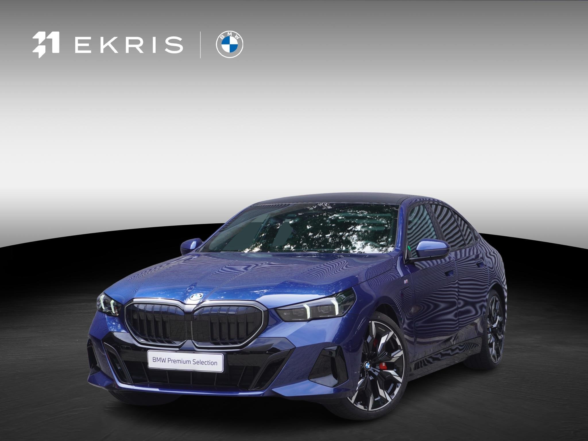 BMW 5 serie Sedan 550e xDrive M Sportpakket Pro | Innovation, Auto's, Automaat, Stof, Gebruikt, Blauw