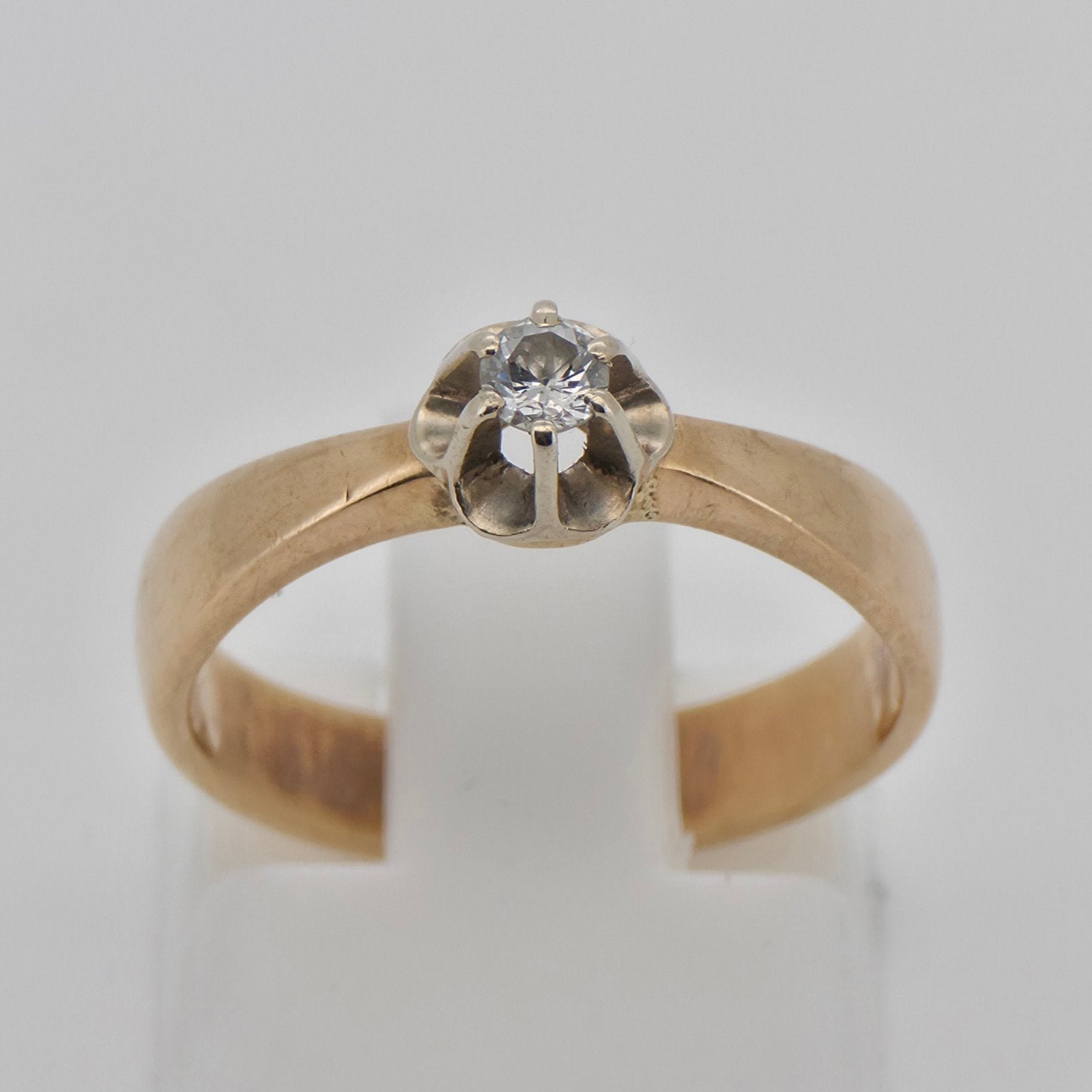 Gouden ring 14k met diamant 2,6g maat 15,5, Ophalen of Verzenden, Met edelsteen, Dame, Goud