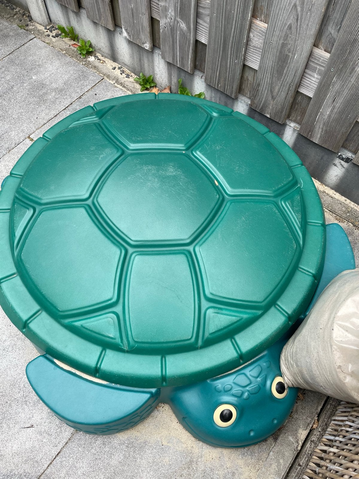 Schildpad zandbak met deksel, Ophalen, Gebruikt