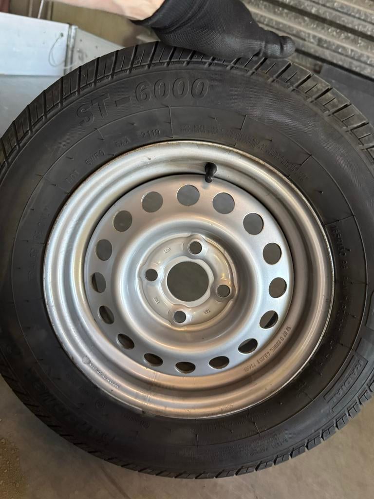 4 Hobby Velgen met banden en wieldoppen, Overige, Gebruikt, 13 inch, Banden en Velgen
