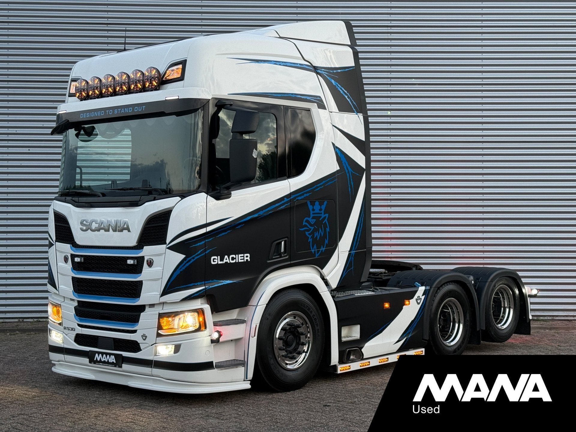 Scania R530 V8 6x2 LL Glacier SHOWTRUCK // BUFFL opbouw - PT, Auto's, Vrachtwagens, Scania, Wit, Leder, 2 stoelen