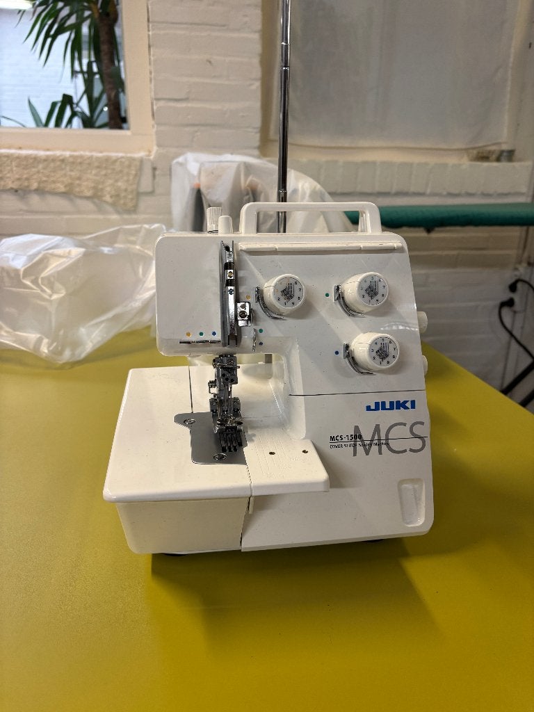 JUKI MCS-1500 coverlock machine, Hobby en Vrije tijd, Ophalen of Verzenden, Zo goed als nieuw, Lockmachine, Overige merken