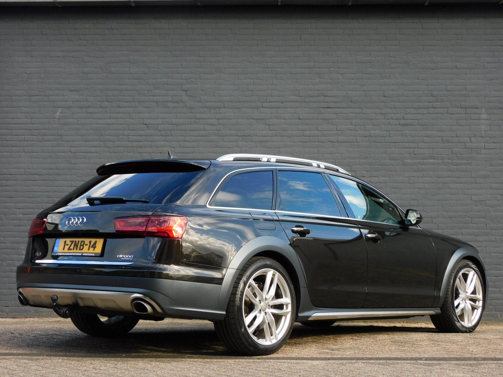 Audi A6 Allroad quattro 3.0 TDI Premium Edition CARPLAY/ANDR, Auto's, Audi, Automaat, Gebruikt, 2500 kg, Zwart