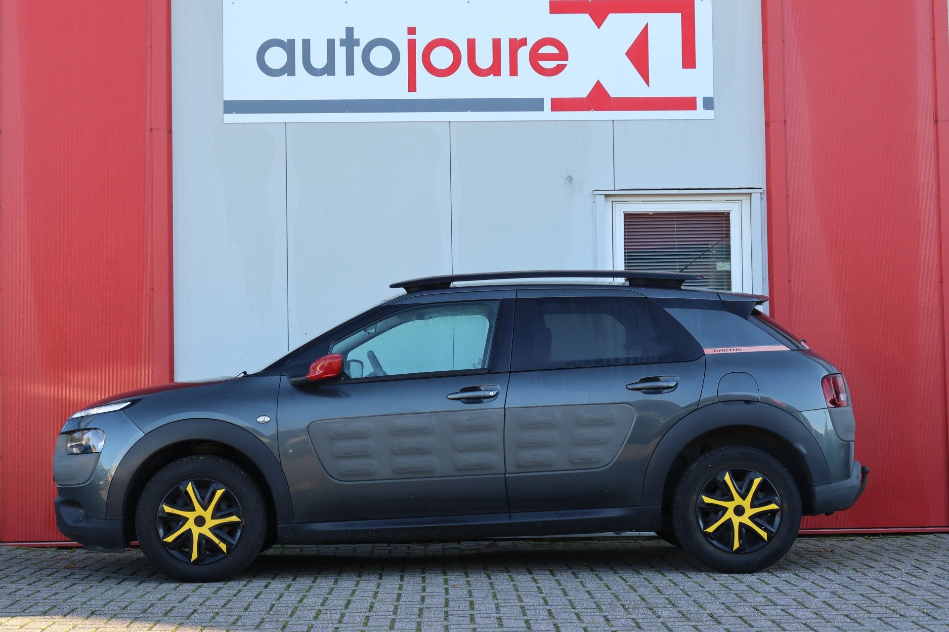 Citroën C4 Cactus 1.6 BlueHDi Shine | Panoramadak | Camera, Auto's, Voorwielaandrijving, Gebruikt, 96 €/maand, Origineel Nederlands