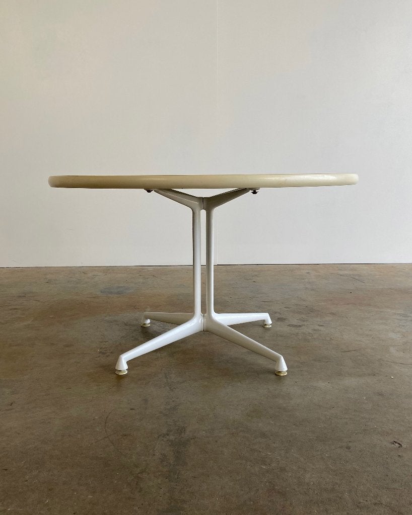 La Fonda Salontafel Charles & Ray Eames voor Herman Miller, Gebruikt, Modern vintage design, Rond, Design Loves You