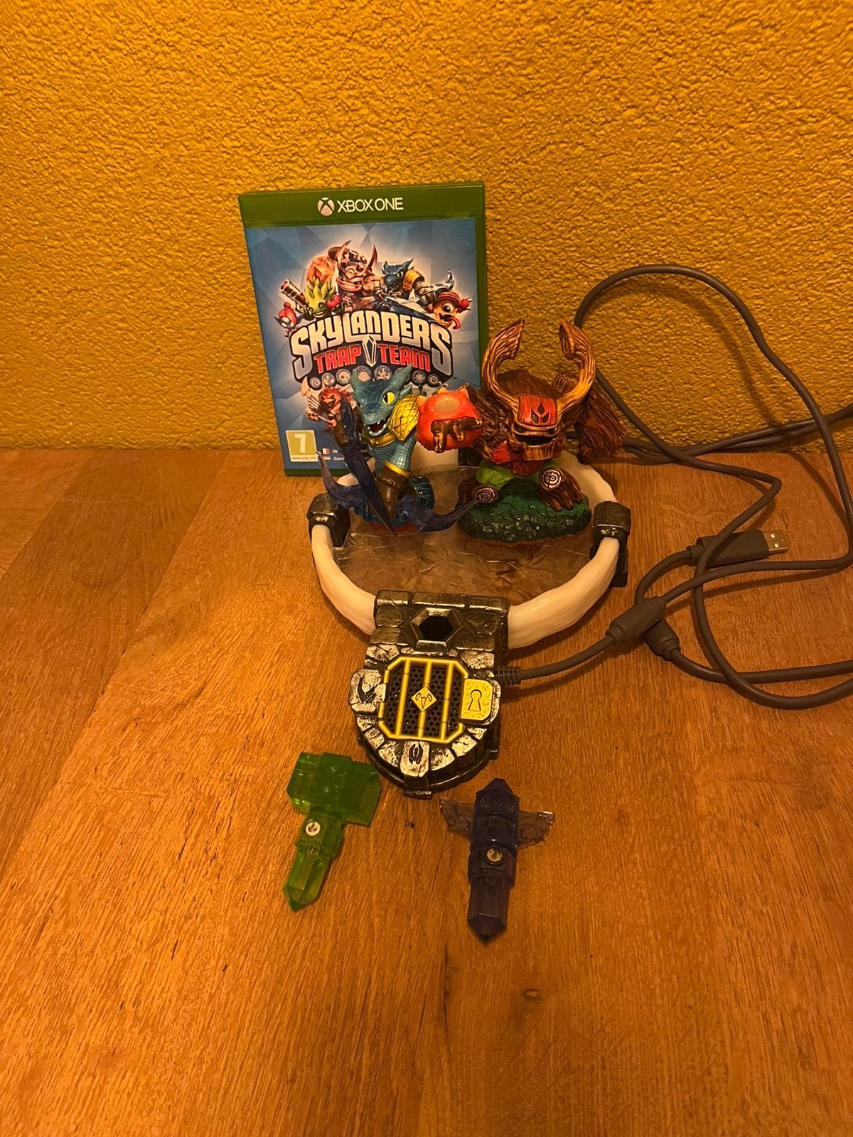Skylanders Trapteam volledige game en portaal xbox one, 2 spelers, Zo goed als nieuw, Vanaf 7 jaar, Ophalen