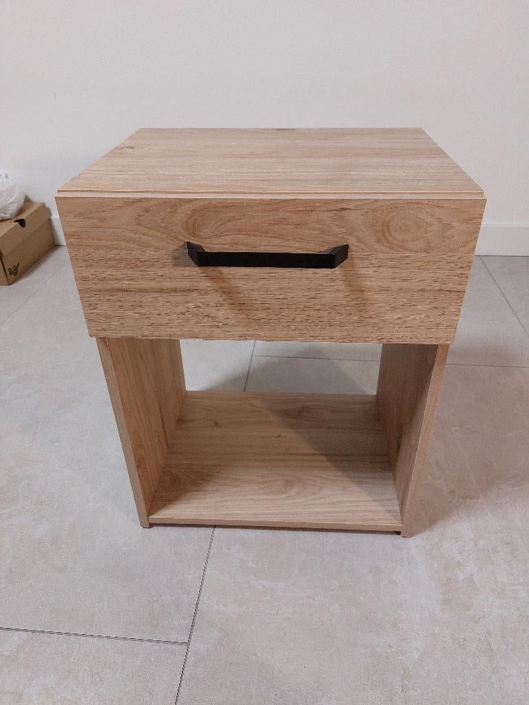 Nachtkastjes (2), Huis en Inrichting, Slaapkamer | Nachtkastjes, Ophalen, Minder dan 45 cm, Nieuw, Minder dan 55 cm