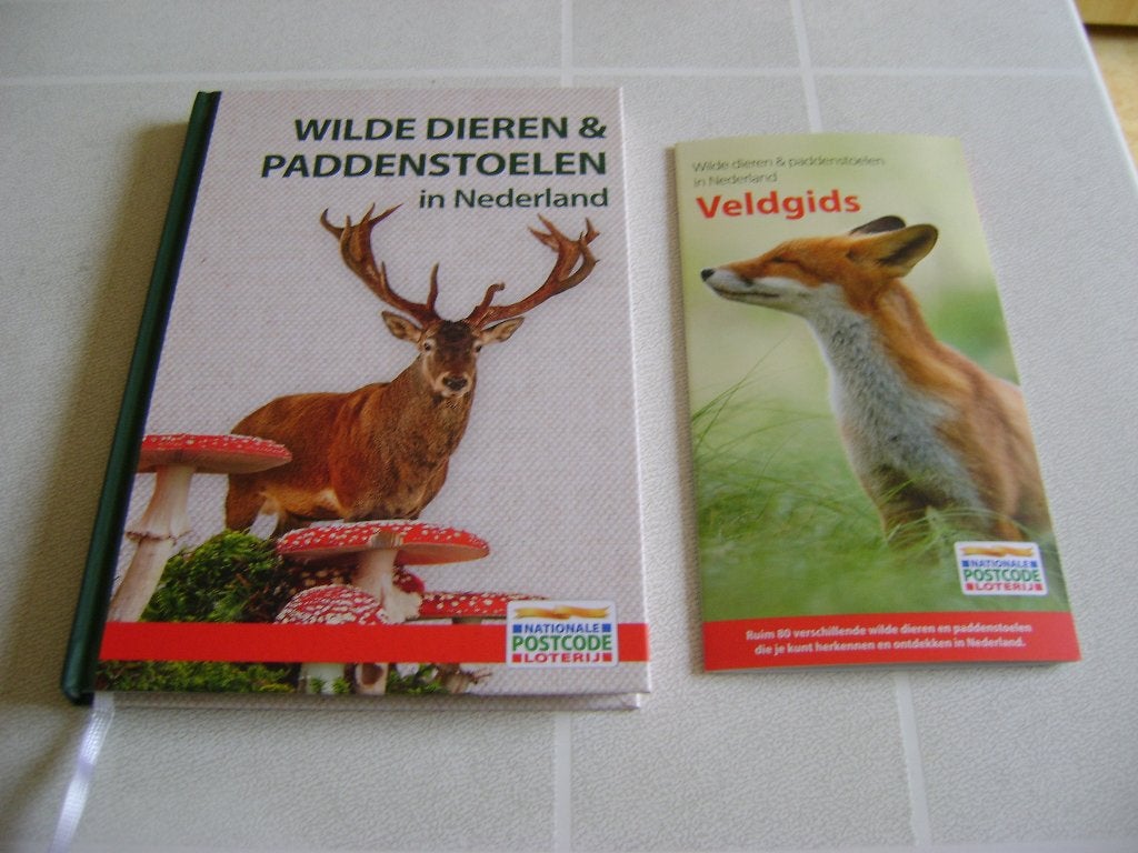 veldgids postcode loterij wilde dieren en paddestoelen, Bloemen, Planten en Bomen, Nieuw, Ophalen of Verzenden, Nationale Postcode Loterij
