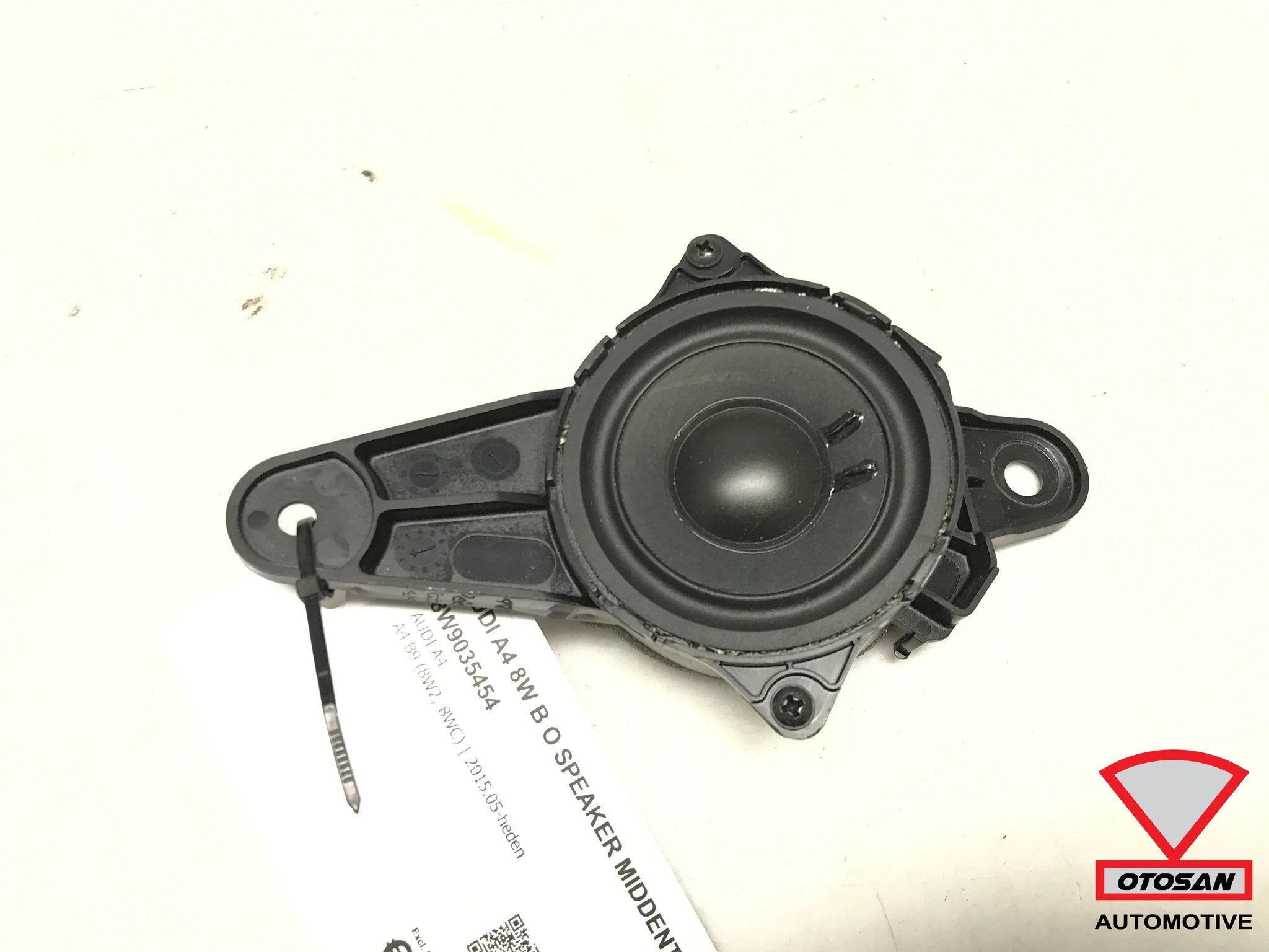 Audi A4 8W B&O Bang & Olufsen Speaker Middentoon 8W9035454, Gebruikt, AUDI AG, Auto-Union-Strasse 1
85045  Ingolstadt, DE, Kundenbetreuung@audi.de