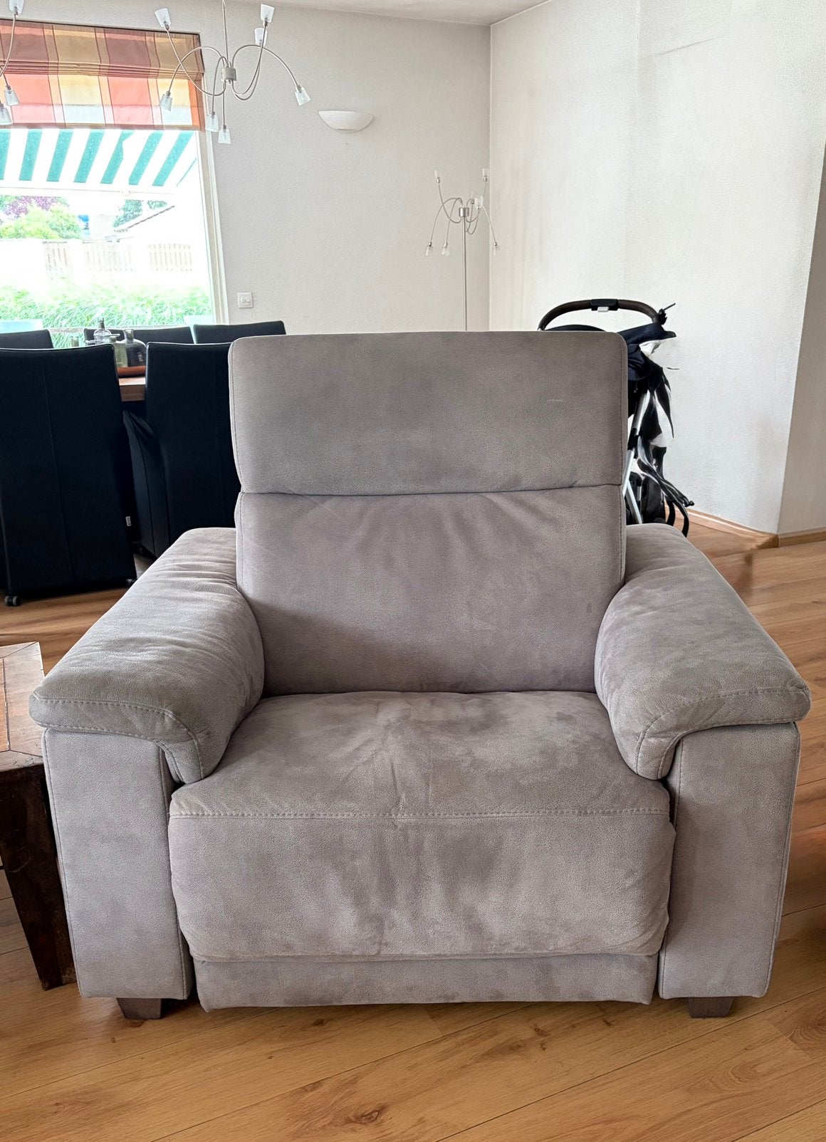 Relax fauteuil / stoel grijs, elektrisch uitschuifbaar, Ophalen, Overige materialen, Gebruikt, 100 tot 125 cm