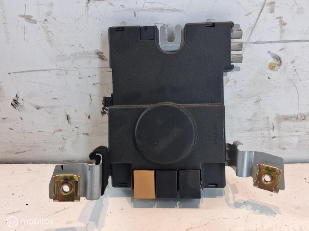 Antenne versterker Audi A3 8P 2.0 FSI ('03-'12) 8P3035225, Audi, Gebruikt